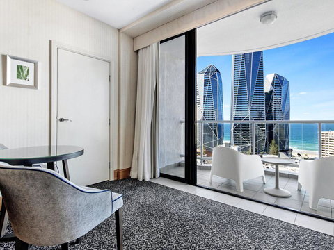 Gold Tower 17th Level Private Hotel Suite - Foster Accommodation 0