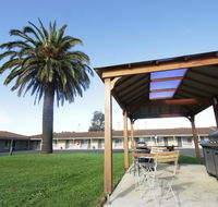 Golden Palms Motel - Foster Accommodation