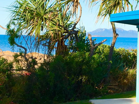 Golden Sands Beach House - Foster Accommodation 1