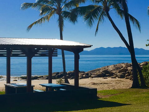 Golden Sands Beach House - Foster Accommodation 0