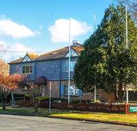 Grand Country Lodge - Foster Accommodation