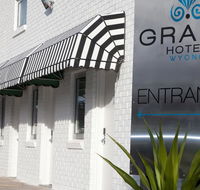 Grand Hotel and Studios - Foster Accommodation