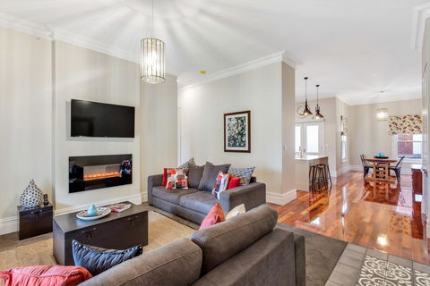 Grandview Accommodation - The Flaxley Apartments - Foster Accommodation 3
