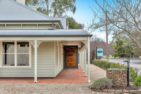 Grandview Accommodation - The Flaxley Apartments - Foster Accommodation 1