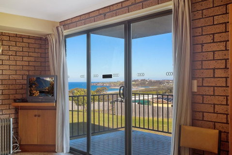 Grandview Apartment - Ocean Views - Foster Accommodation 1