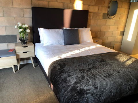 Granite Belt Cabins - Foster Accommodation 1
