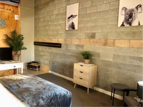 Granite Belt Cabins - Foster Accommodation 2
