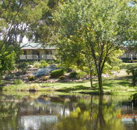 Granite Gardens Cottages  Lake Retreat - Foster Accommodation