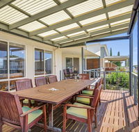 Green Reef Beach House - Foster Accommodation