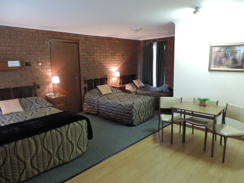 Greenacres Motel - Foster Accommodation 2