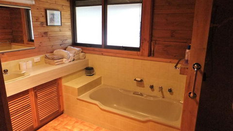 Gunyah Valley Retreat - Foster Accommodation 2
