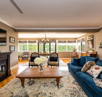 Hedge House - luxury space style great location - Foster Accommodation