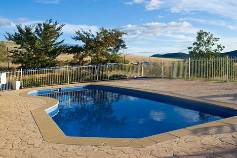 Hermitage Hill Country Retreat - Foster Accommodation 1