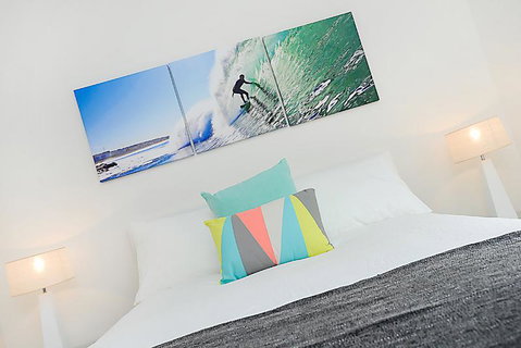 Hi 5 Luxury Holiday Apartments - Foster Accommodation 2