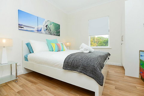 Hi 5 Luxury Holiday Apartments - Foster Accommodation 1