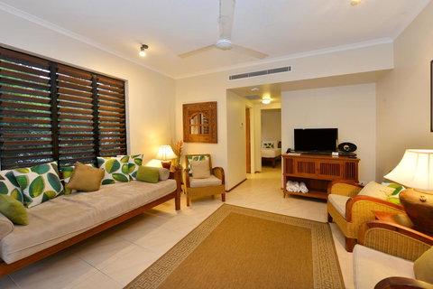 Hibiscus Hi - Foster Accommodation 1