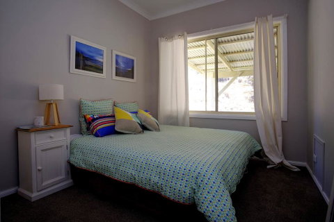 Hideaway - Pacific Palms - Foster Accommodation 2