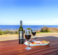 High Tide - Wallaroo Beachfront Property - Pet-Friendly - Foster Accommodation