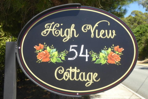 High View Cottage - Foster Accommodation 1