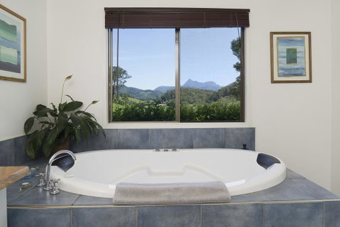 Hillcrest Mountain View Retreat - Foster Accommodation 2