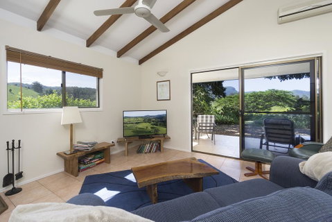 Hillcrest Mountain View Retreat - Foster Accommodation 3