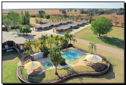 Hilltop Resort - Foster Accommodation 0