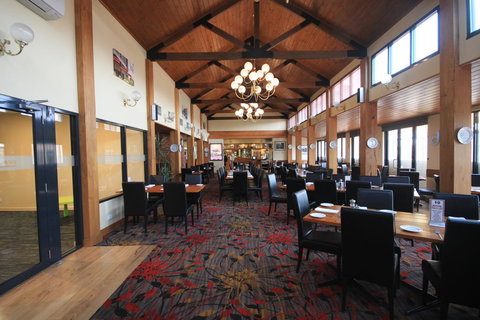 Hogans Motel - Foster Accommodation 3