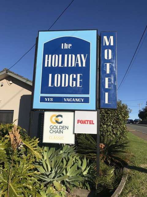 Holiday Lodge Motor Inn - Foster Accommodation 0