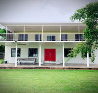 Holiday Rental - Huge House With Beach Views - Foster Accommodation