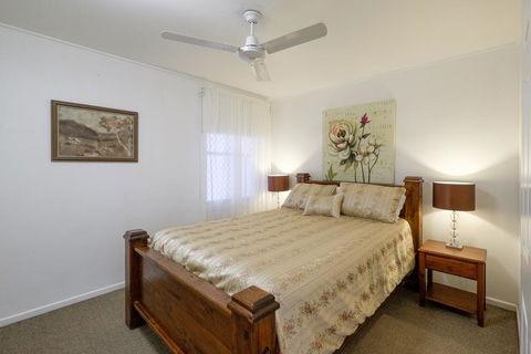 Home At Southside Central - Foster Accommodation 3