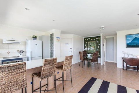 Home Away From Home With Sweeping Ocean Views - Unit 12, 60 Peregian Esplanade - Foster Accommodation 3