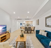 HomeHotel New and Comfort 3 Bedrooms security Apt - Foster Accommodation