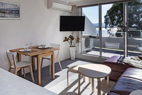 Horizons 216 - Lake Jindabyne Waterfront - Foster Accommodation 2