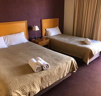Horse  Jockey Hotel Motel - Foster Accommodation