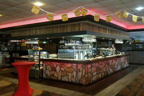 Isa Hotel - Foster Accommodation 3