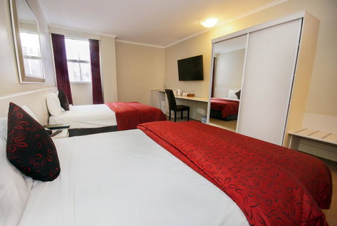 Isa Hotel - Foster Accommodation 2