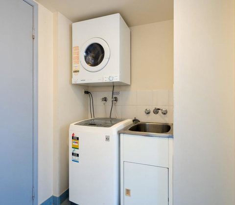 Jade Waters U4/ Latona Ave - Foster Accommodation 3