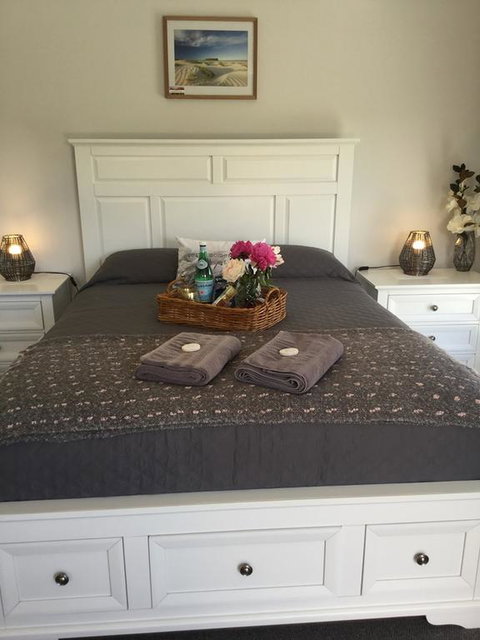 Kadi House Accommodation - Foster Accommodation 0