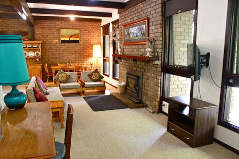 Kaighins Place - Foster Accommodation 1