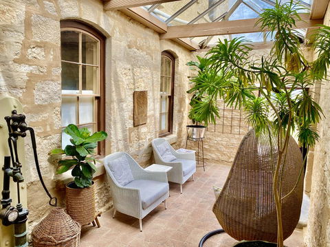 Karatta Beach Cottage - Foster Accommodation 0