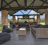 Kelman Cottage - tucked away with pool  native wildlife - Foster Accommodation