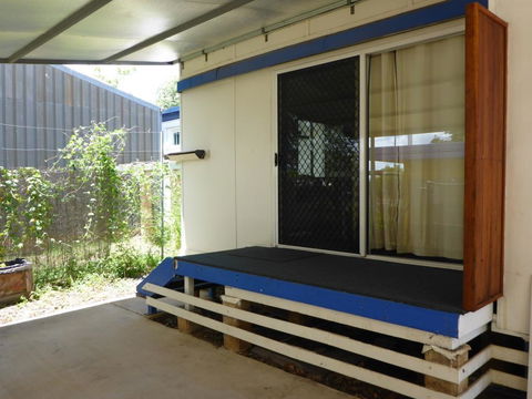 Kenny's Cabin - Foster Accommodation 1