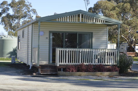 Kerang Cabins - Foster Accommodation 0