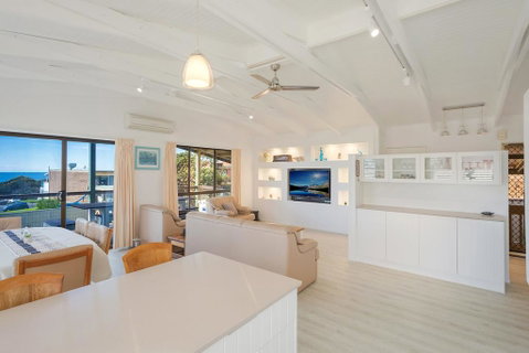 Kianga Parade Beach House - Foster Accommodation 1
