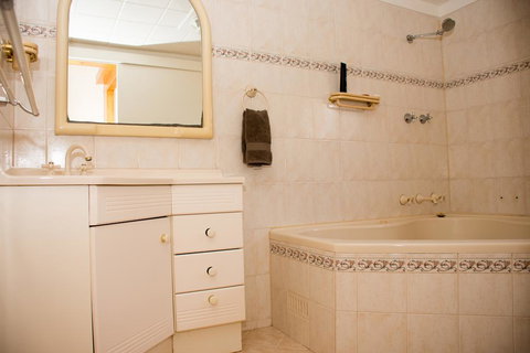 Kimba Travellers' Haven - Foster Accommodation 1