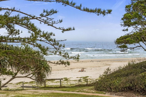 KINGSCLIFF NOR NOR EAST 101 ON MARINE PARADE - Foster Accommodation 0