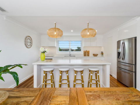 KINGY BEACH HOUSE @ 162 - Foster Accommodation 3