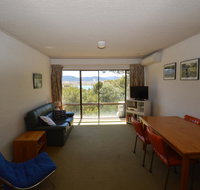 Kirwan Apartments 10 - Foster Accommodation