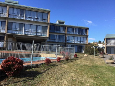 Kirwan Apartments 48 - Foster Accommodation 1