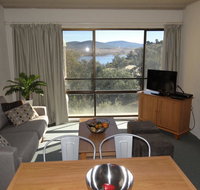 Kirwan Apartments 9 - Foster Accommodation